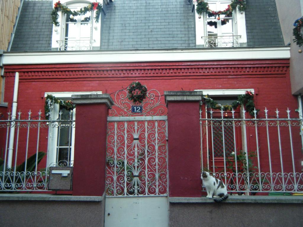 La Maison Rouge - 2
