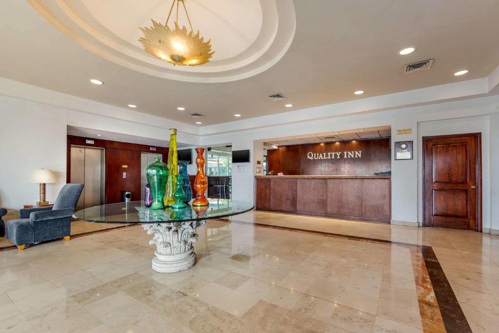 Quality Inn Monterrey La Fe - 2
