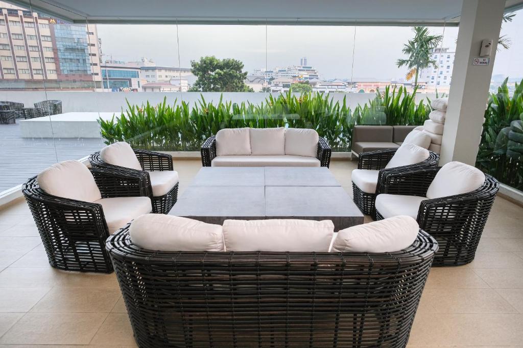 LOVINA 6-12 at Harbour Bay Residences photo