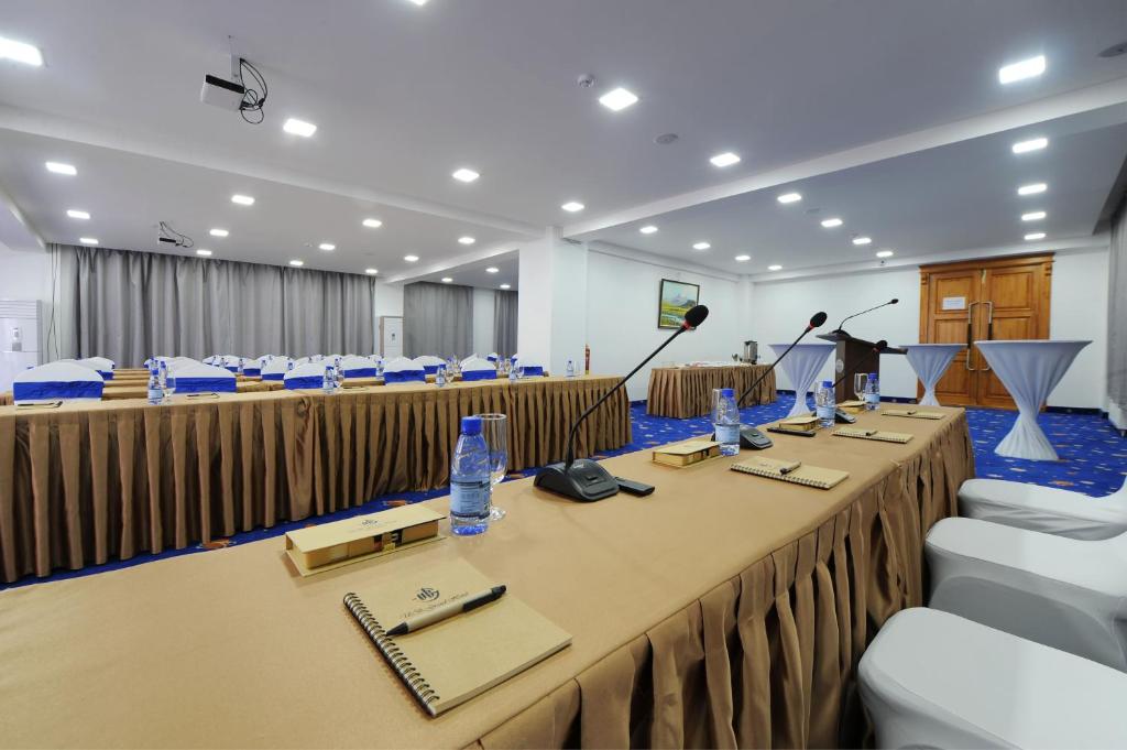 UB Grand Hotel photo
