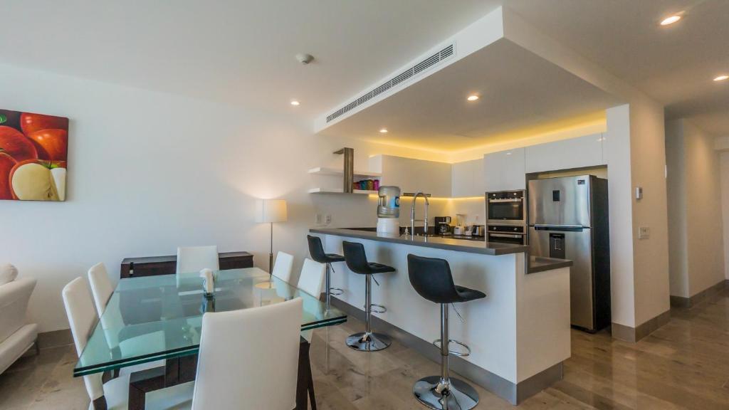 Contemporary Design Oceana 422 Playa del Carmen Condo - 5