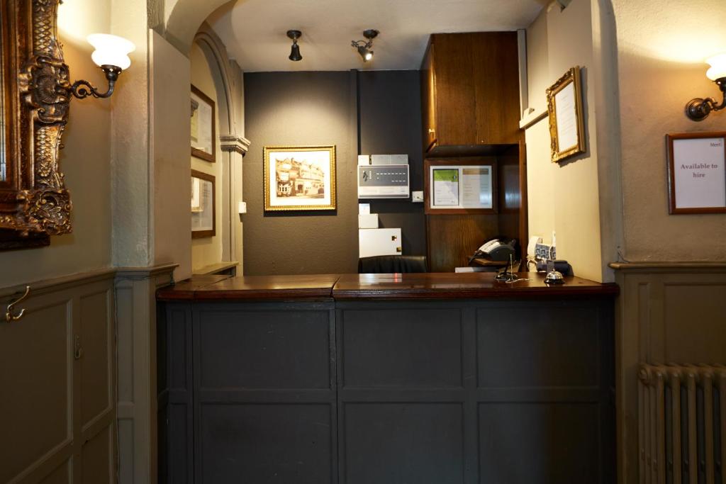 Cromwell Lodge Hotel by Greene King Inns photo