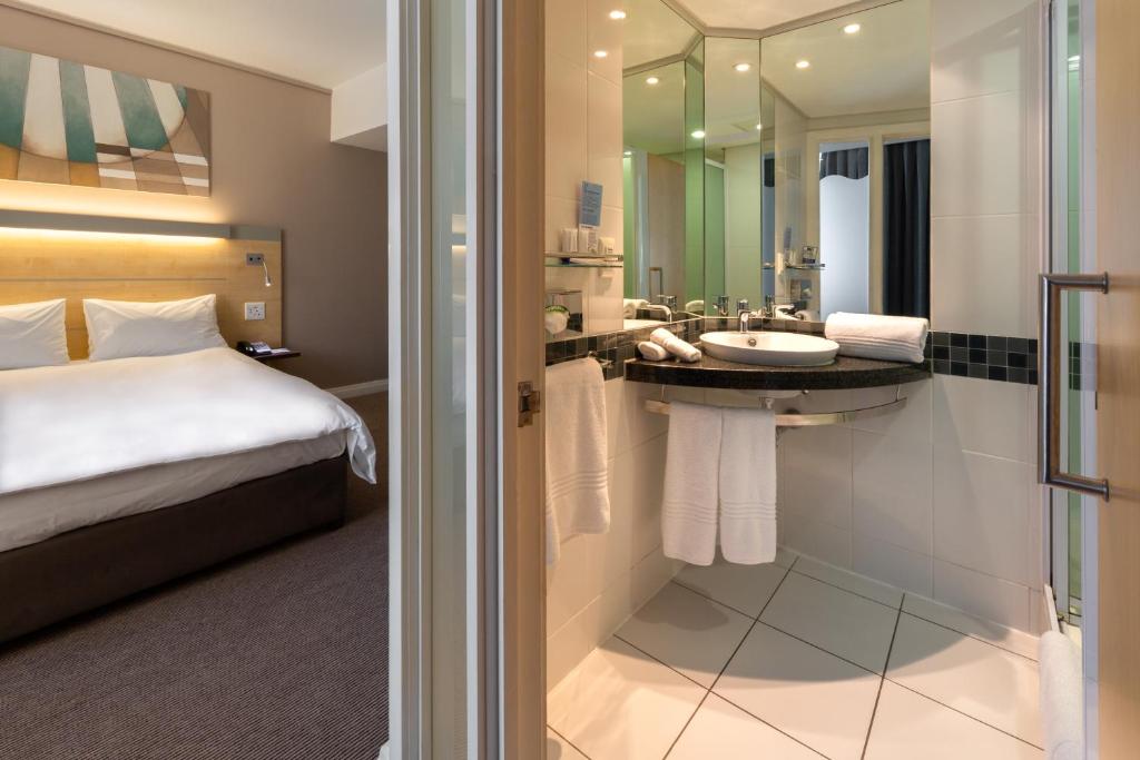 Holiday Inn Express Cape Town City Centre Photo 8