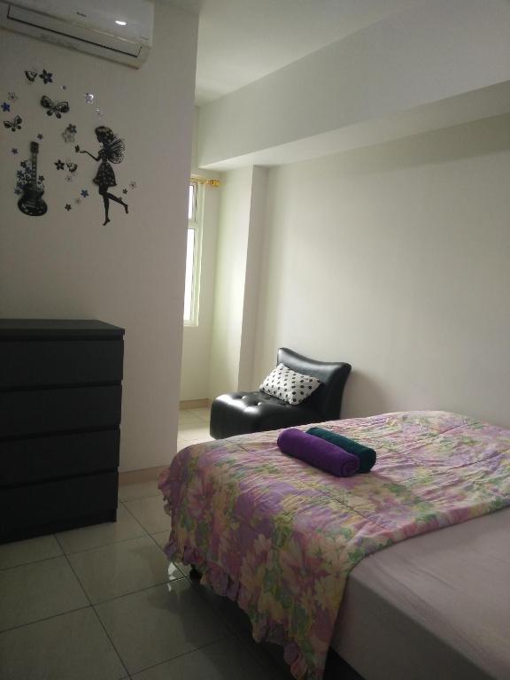Springlake Apartemen 2BR-Sumarecon-Bekasi, By Bu Johan photo