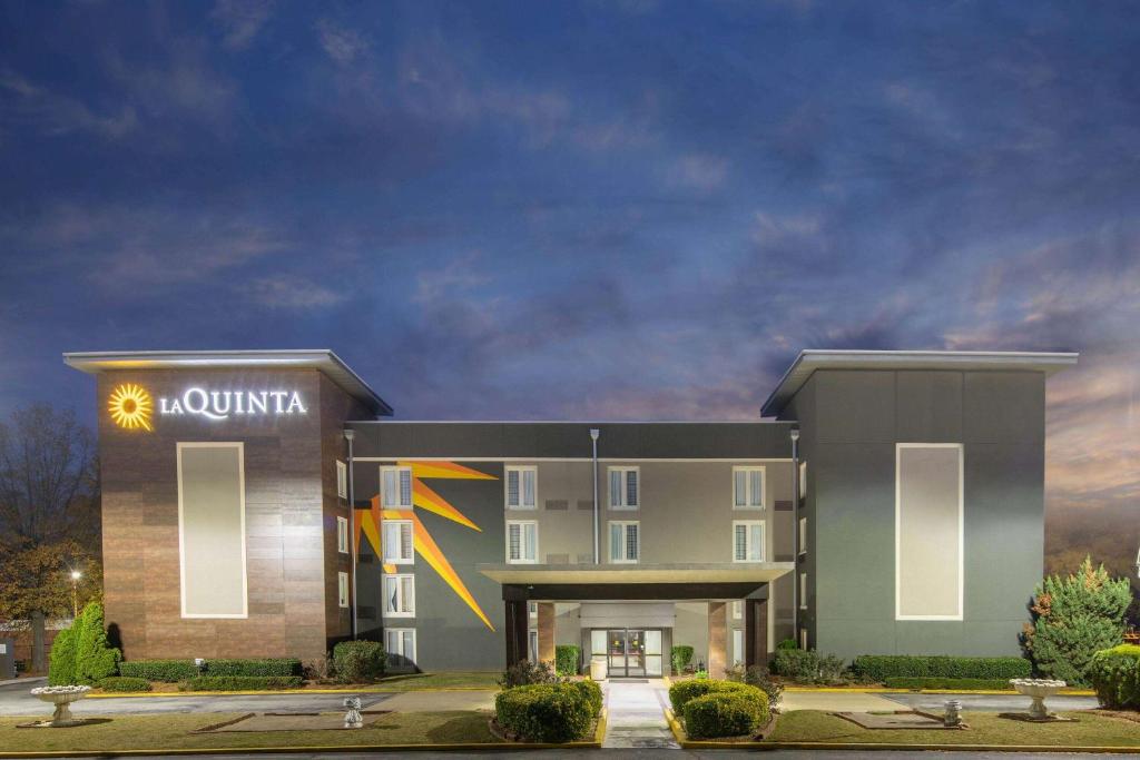 La Quinta Inn & Suites Atlanta Airport Photo 48