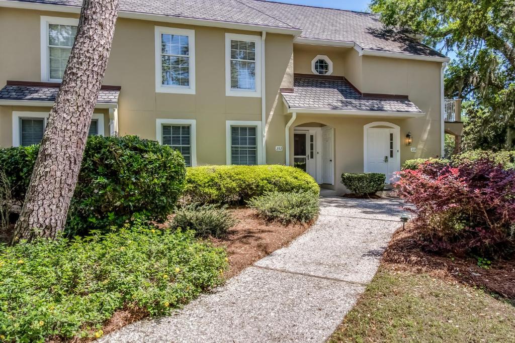 Evian 232, Hilton Head Island