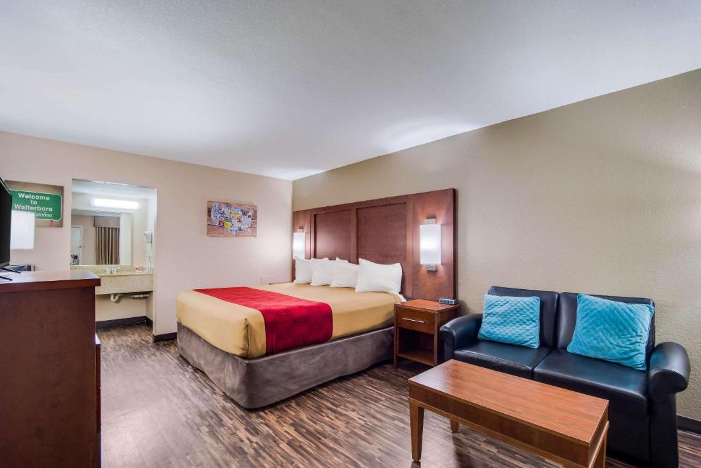 Econo Lodge Walterboro Photo 12