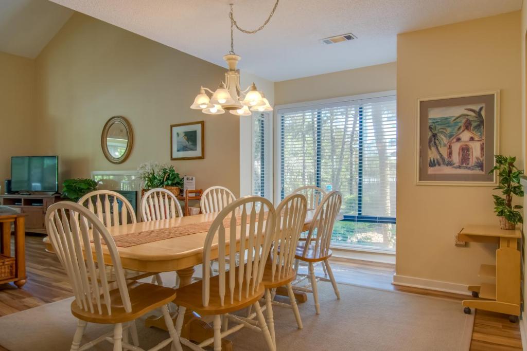 Captain's Cove 493 Main image 2