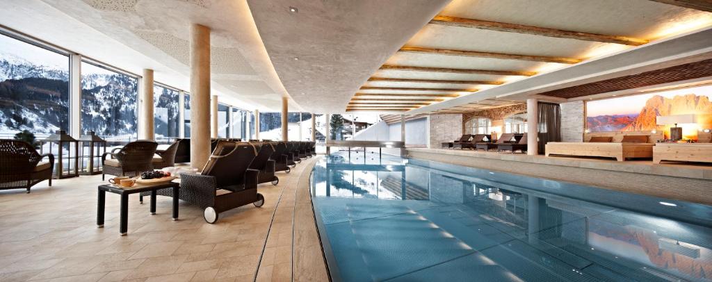 Hotel Berghof Crystal Spa & Sports - 4