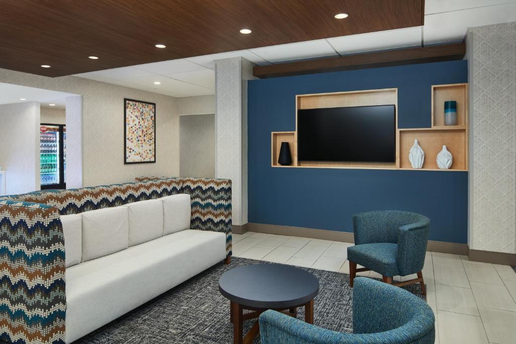 Holiday Inn Richmond-I-64 West End photo