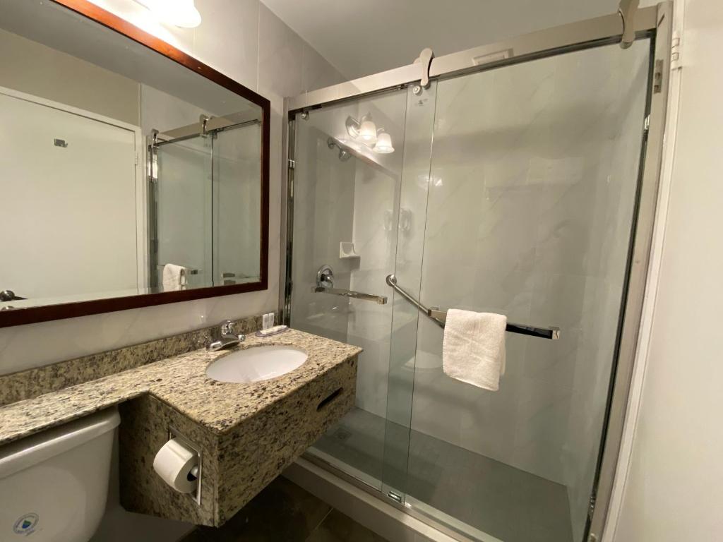 Travelodge by Wyndham Richmond Hill photo