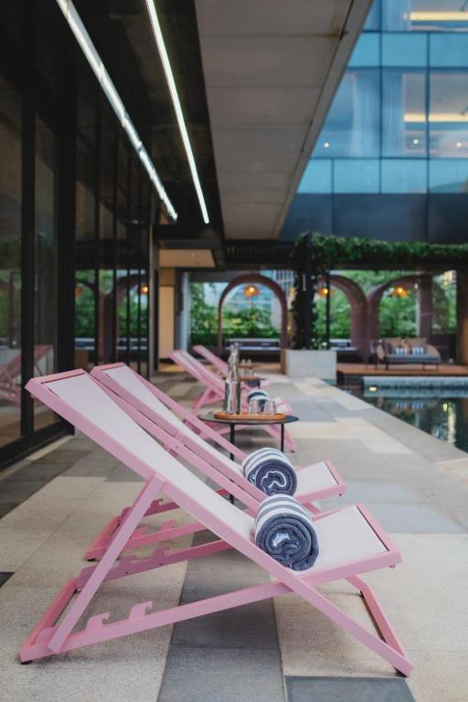 スイミングプール