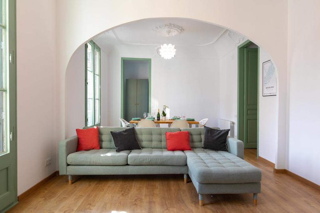 Modernist Family Apartment by PriorityVillas - 4