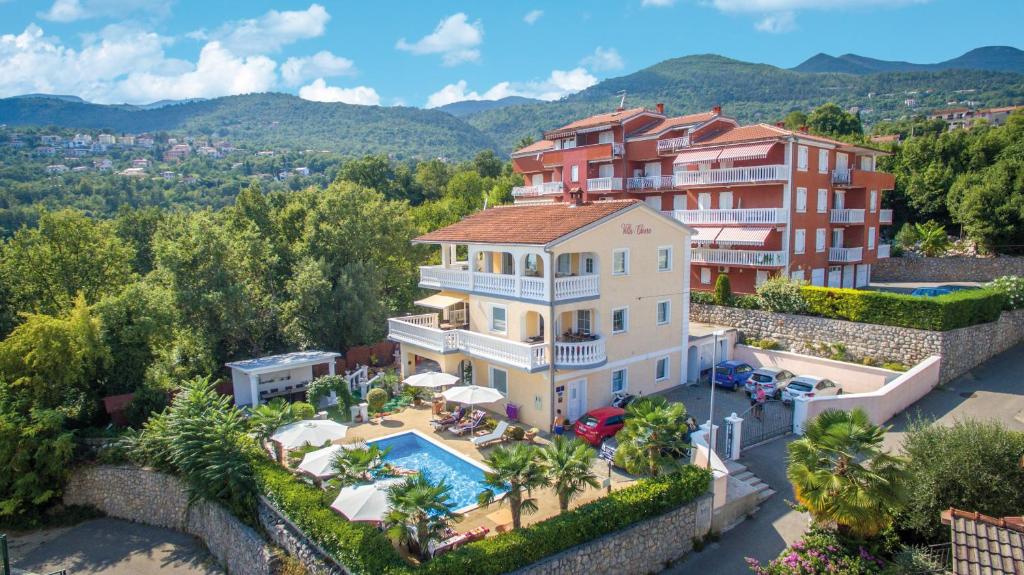 Apartments Villa Chiara Opatija — Hotel in Opatija