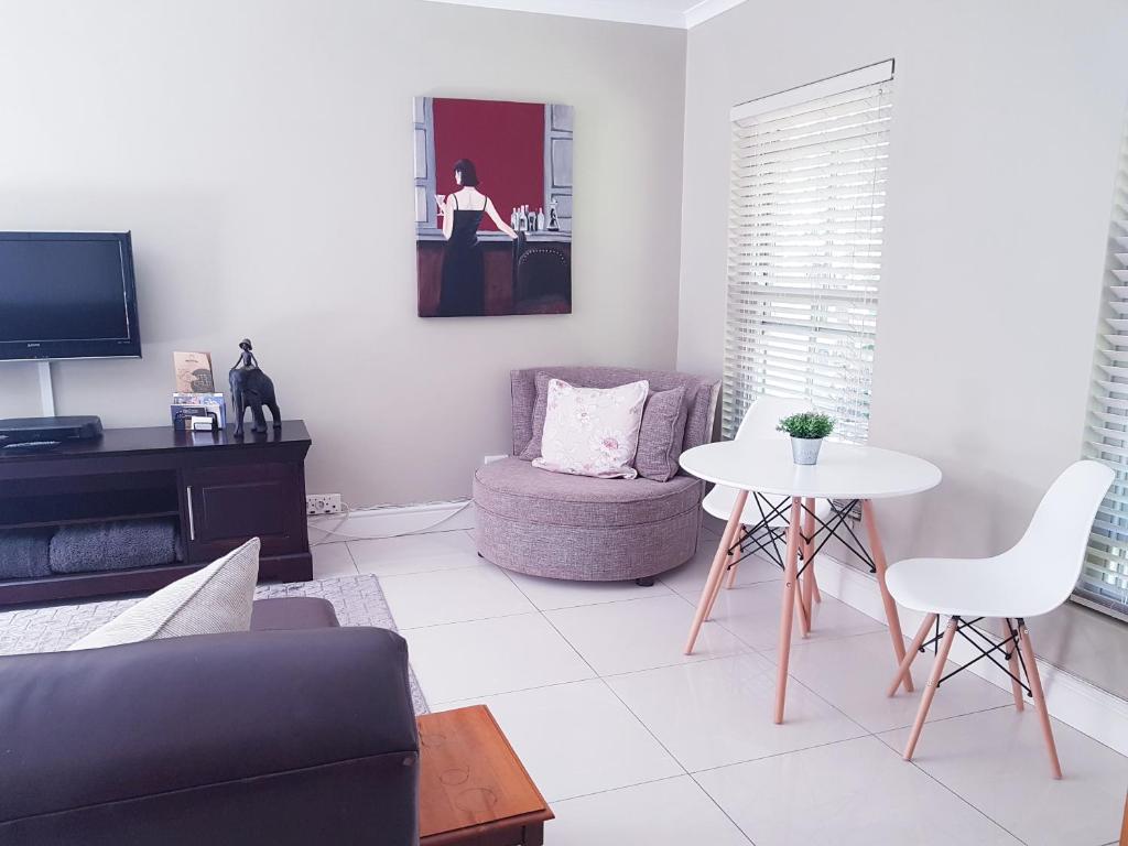 Tranquil Tokai — Hotel in Cape Town