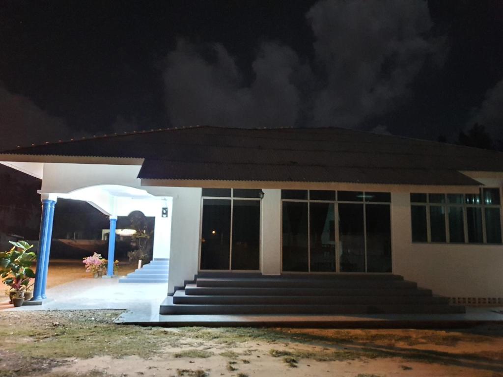 ALA Beach Lodge - Ketapang Homestay photo