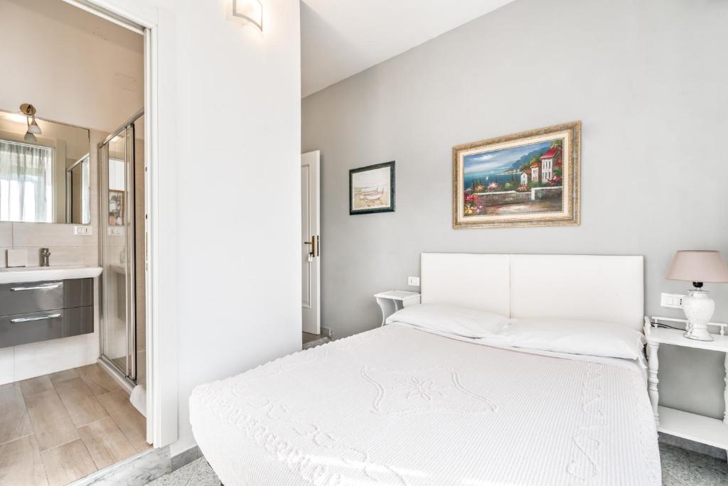Lia Rooms 2 photo