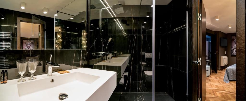 ARTALE 07 Design Rooms — Hotel in Split