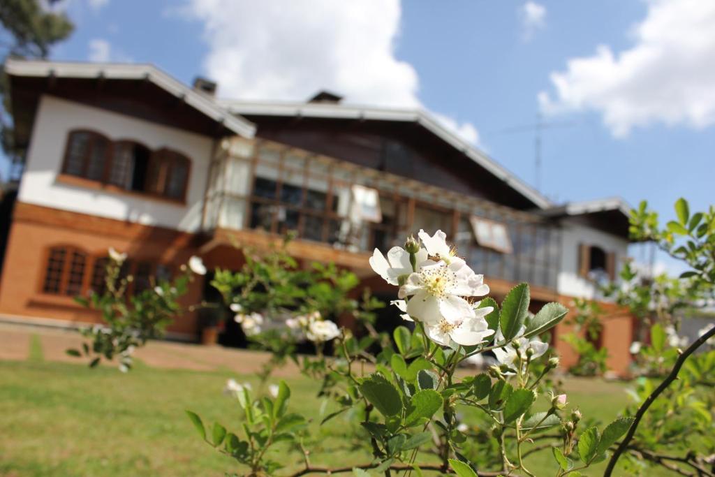Villa Capuzzo — Hotel in Campos Do Jordao