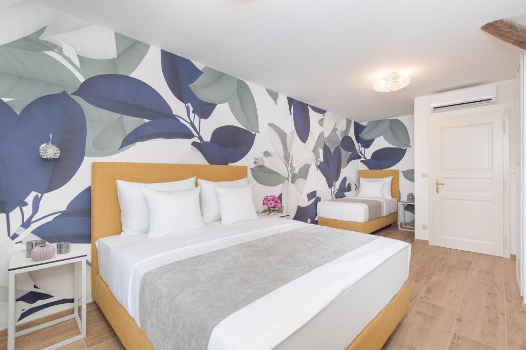 Executive Three Room Apartment