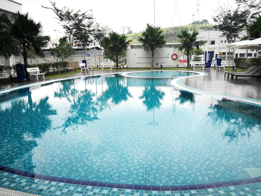 Ehsan Residence POOLVIEW + WIFI @ KLIA-SEPANG-NILAI photo