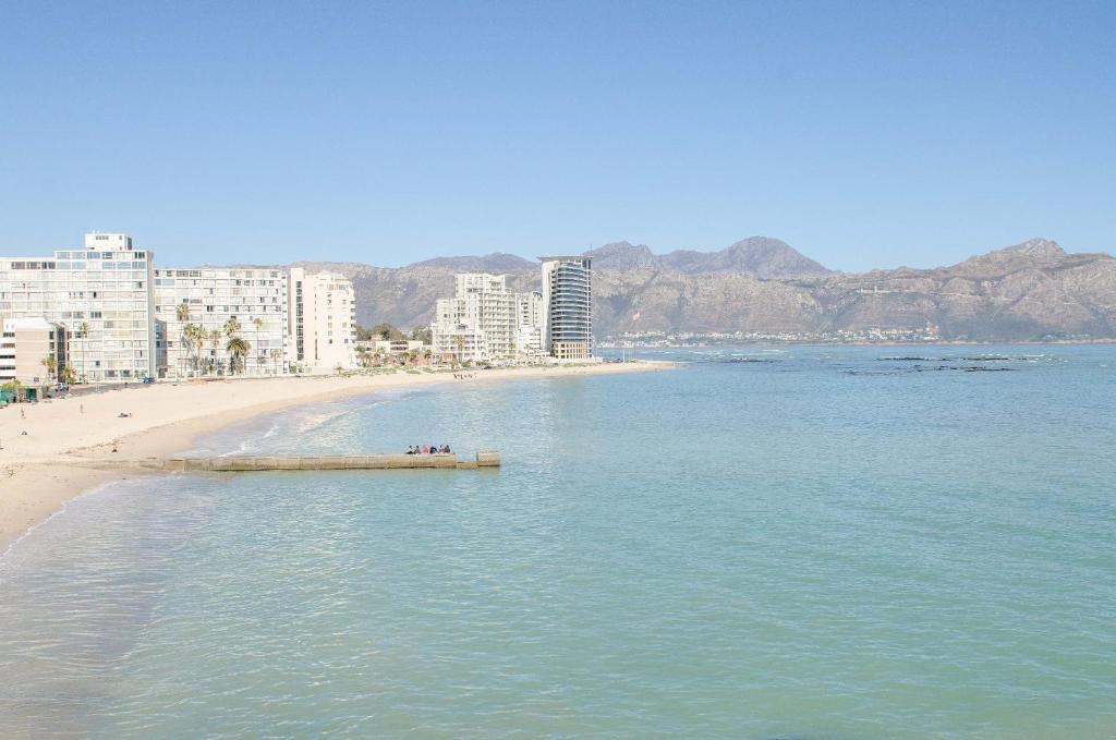Strand Pavilion photo