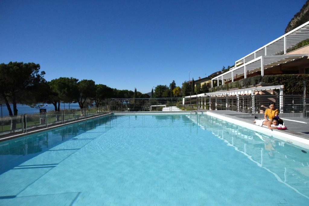 スイミングプール