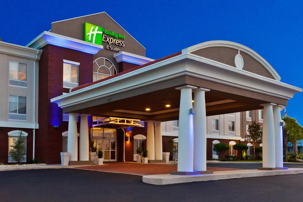 Holiday Inn Express Hotel & Suites Dothan North photo