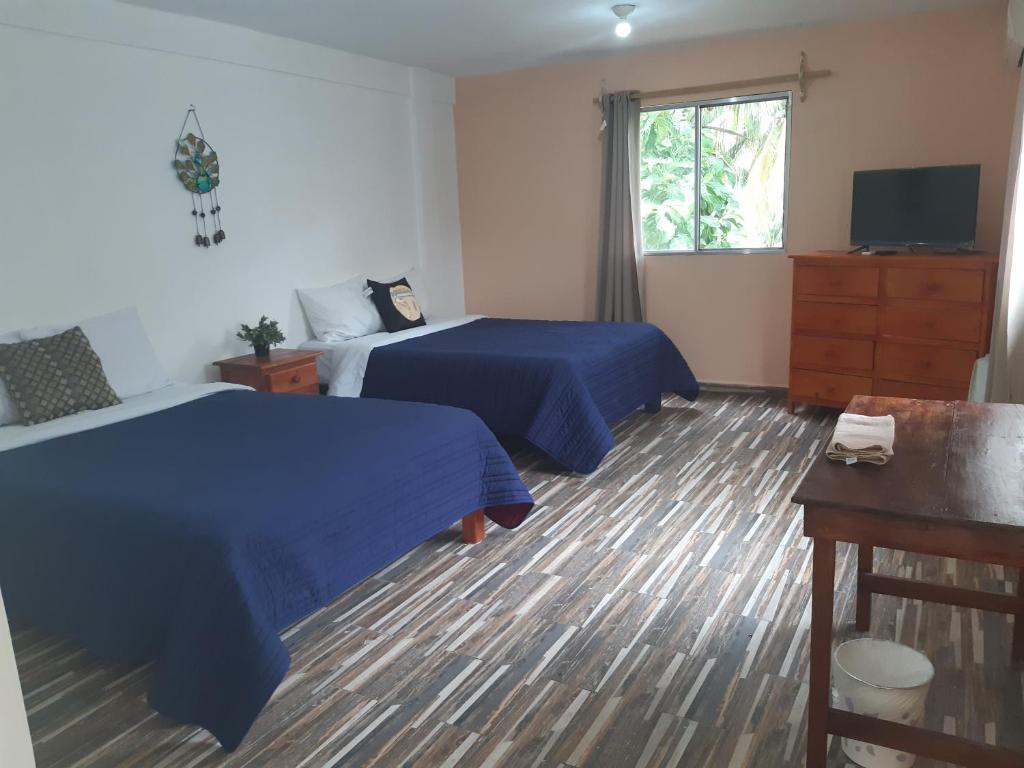 Mansion Giahn Bed & Breakfast - 4