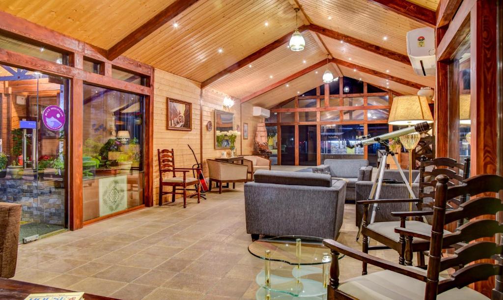 Treebo Tryst Blue Mountain Country Club AND Resort photo