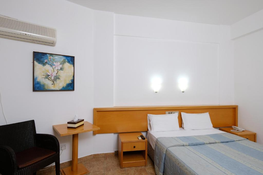 Flamingo Beach Hotel Photo 20