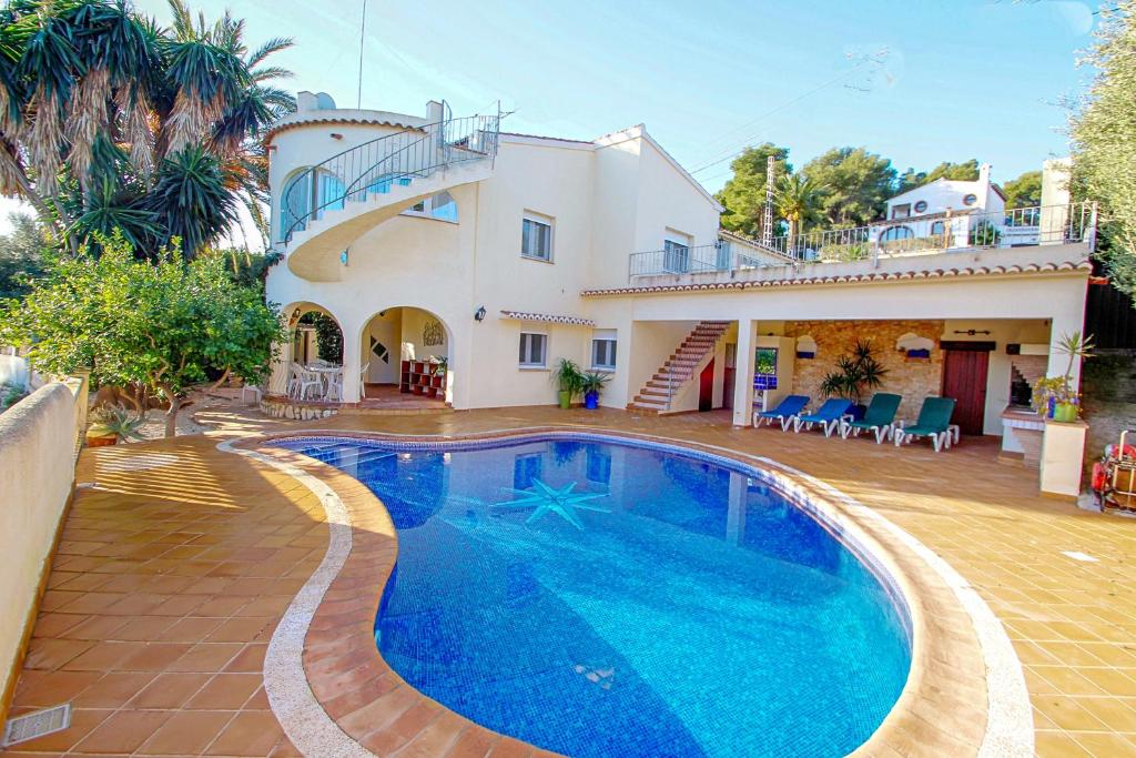 May - pretty holiday property with private pool in Benissa - 2