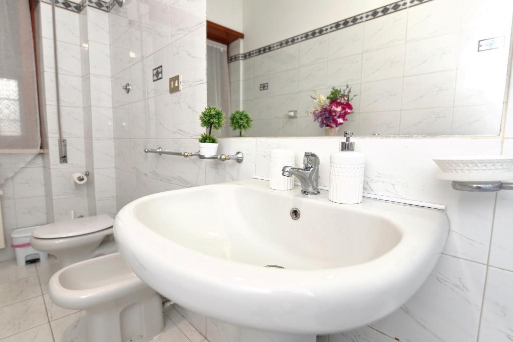 Roma Tiberius Suite photo