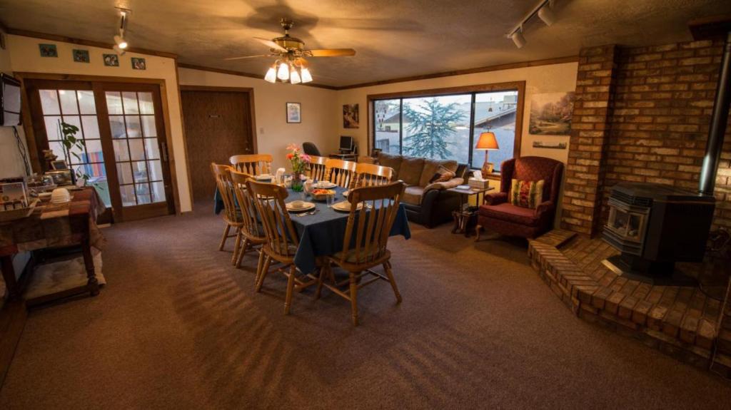 Canyon Colors Bed and Breakfast photo