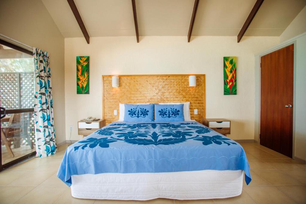Nikao Beach Bungalows photo