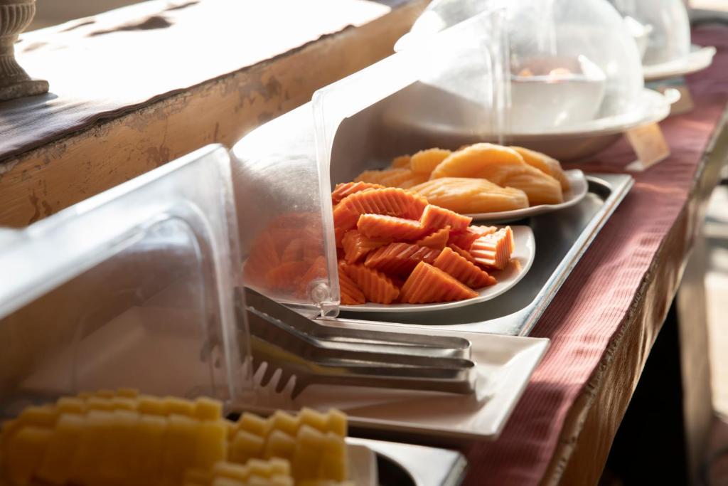 อาหารและเครื่องดื่ม