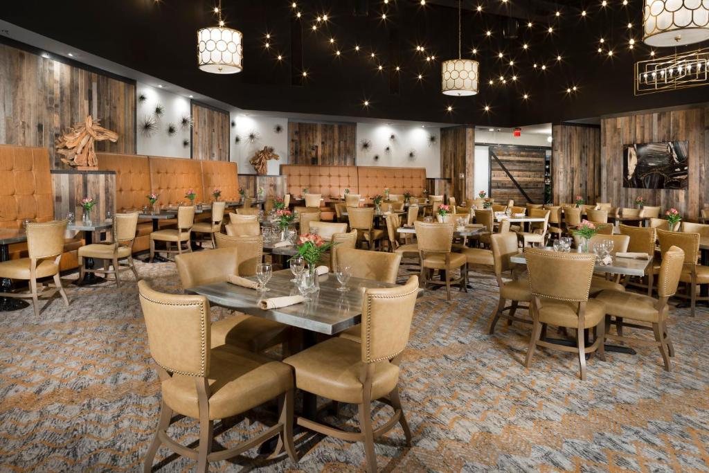 Crowne Plaza Resort Asheville Photo 18