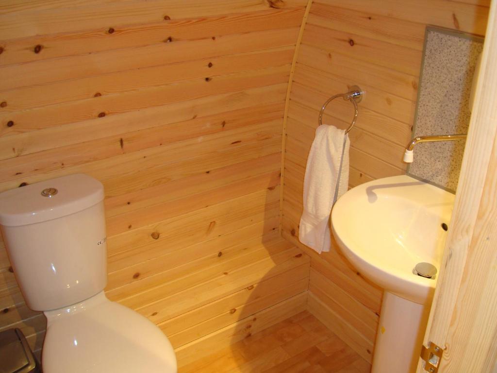 Glamping Hut - By The Way Campsite photo