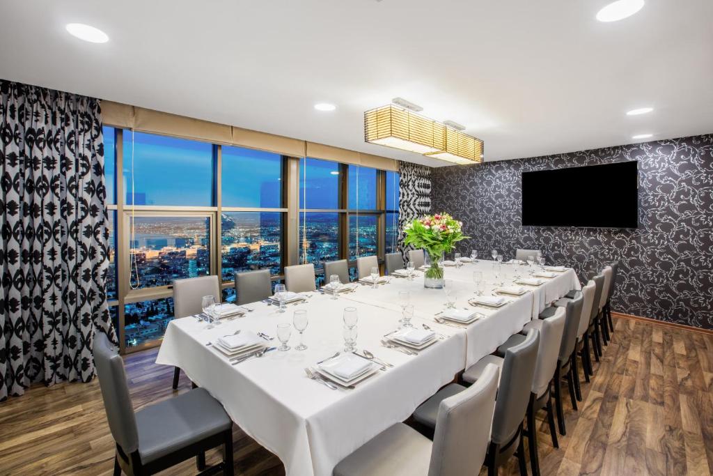 Sala de reuniões / Salões de baile