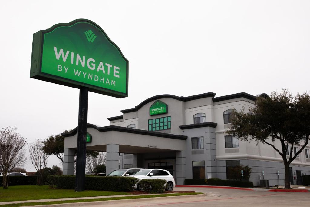 Wingate By Wyndham Dfw / North Irving Photo 15