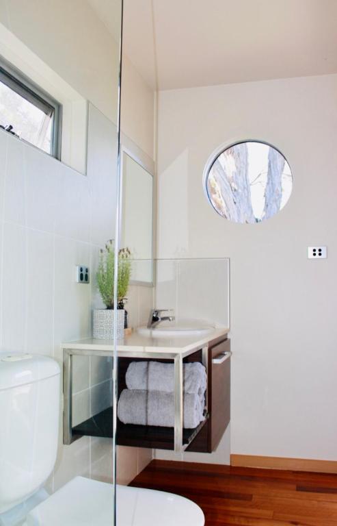 Salt Box Hideaway photo