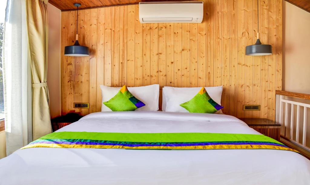 Treebo Tryst Blue Mountain Country Club AND Resort photo