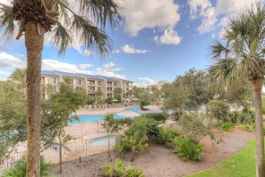 High Pointe Condos photo