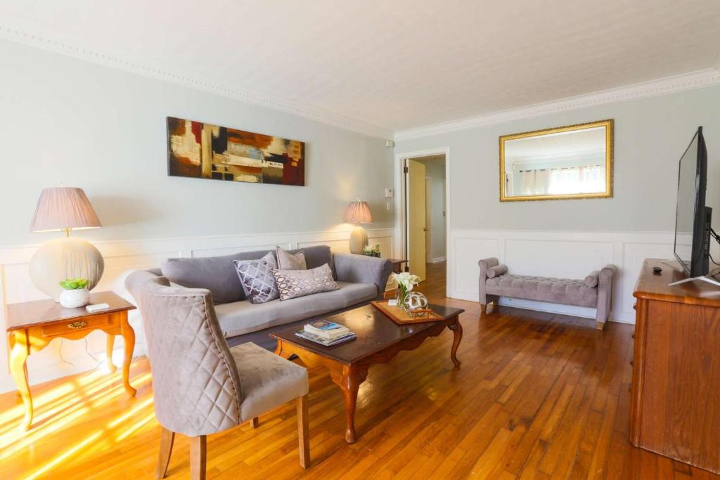 The Gathering Place, Charleston