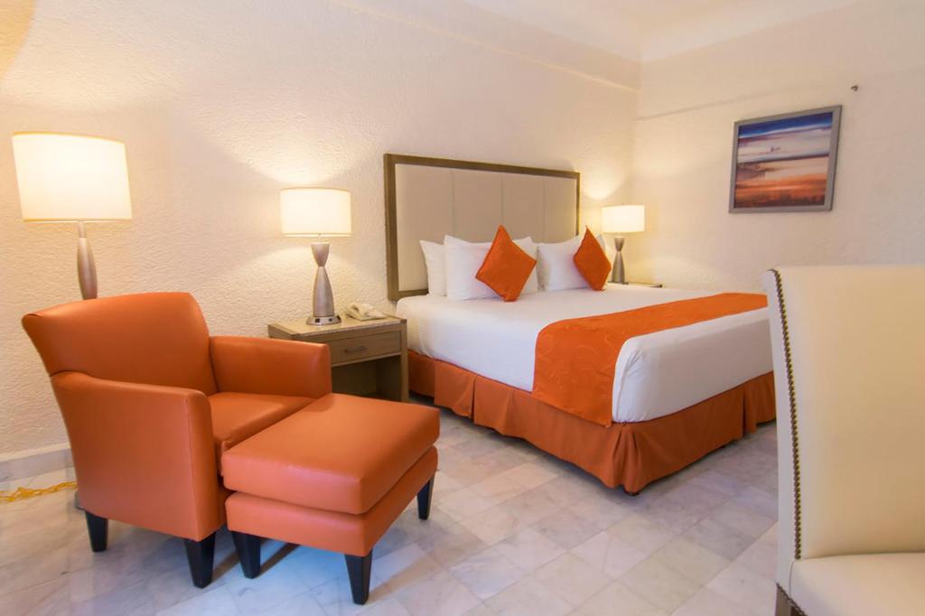 Tesoro Manzanillo All Inclusive photo