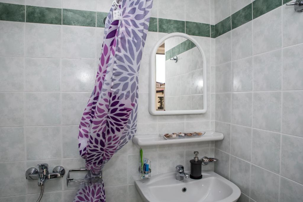 Tom & John Center — Hotel rooms in Tsilivi, Ionian Islands