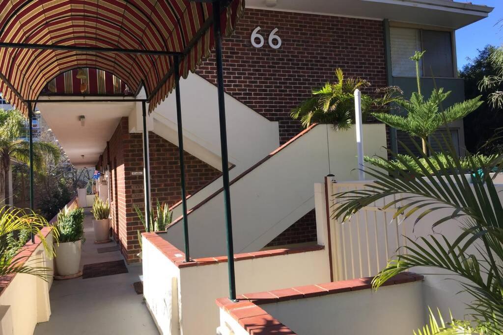 B7 Crawley Apartment 1 BRM & Sleepout near UWA 전경