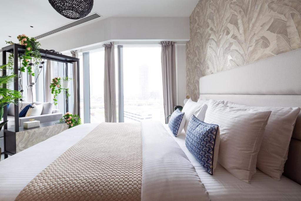 Frank Porter - Central Park Towers photo