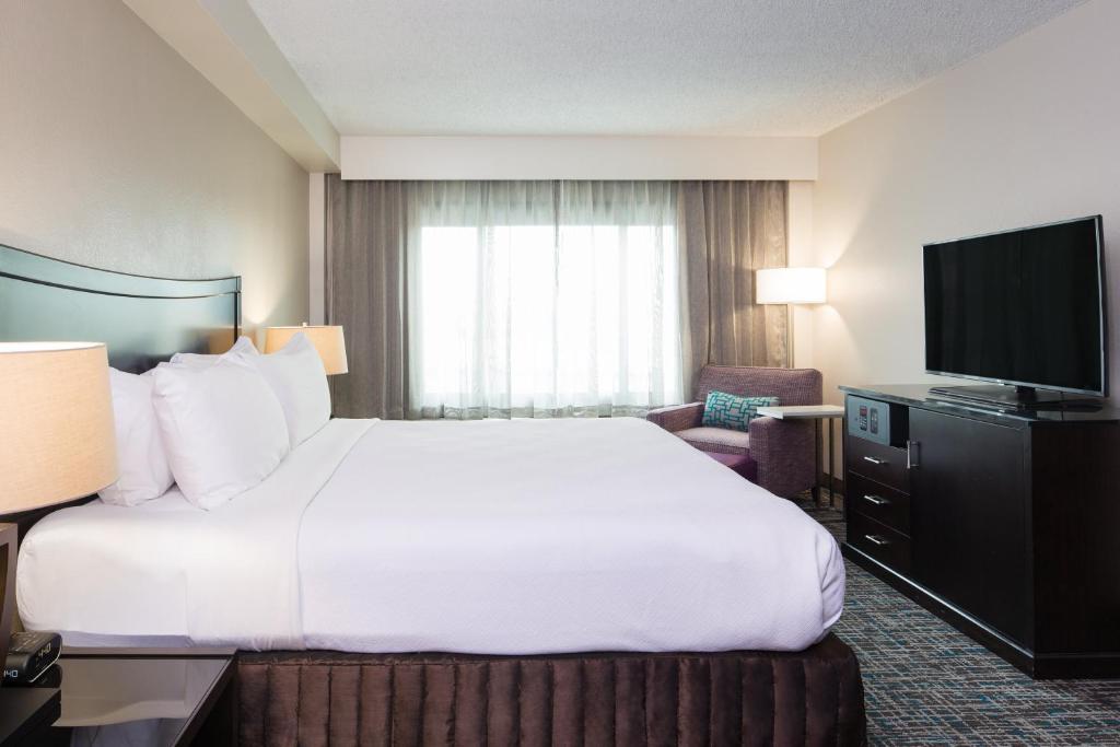 Crowne Plaza Memphis Downtown Photo 7
