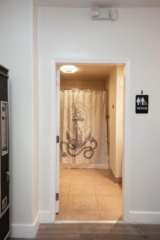 Anchor Pointe Inn photo